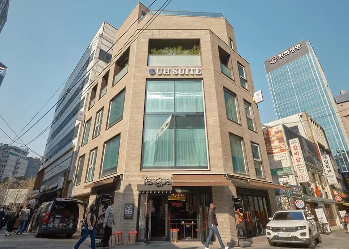 Uh Square Hotel